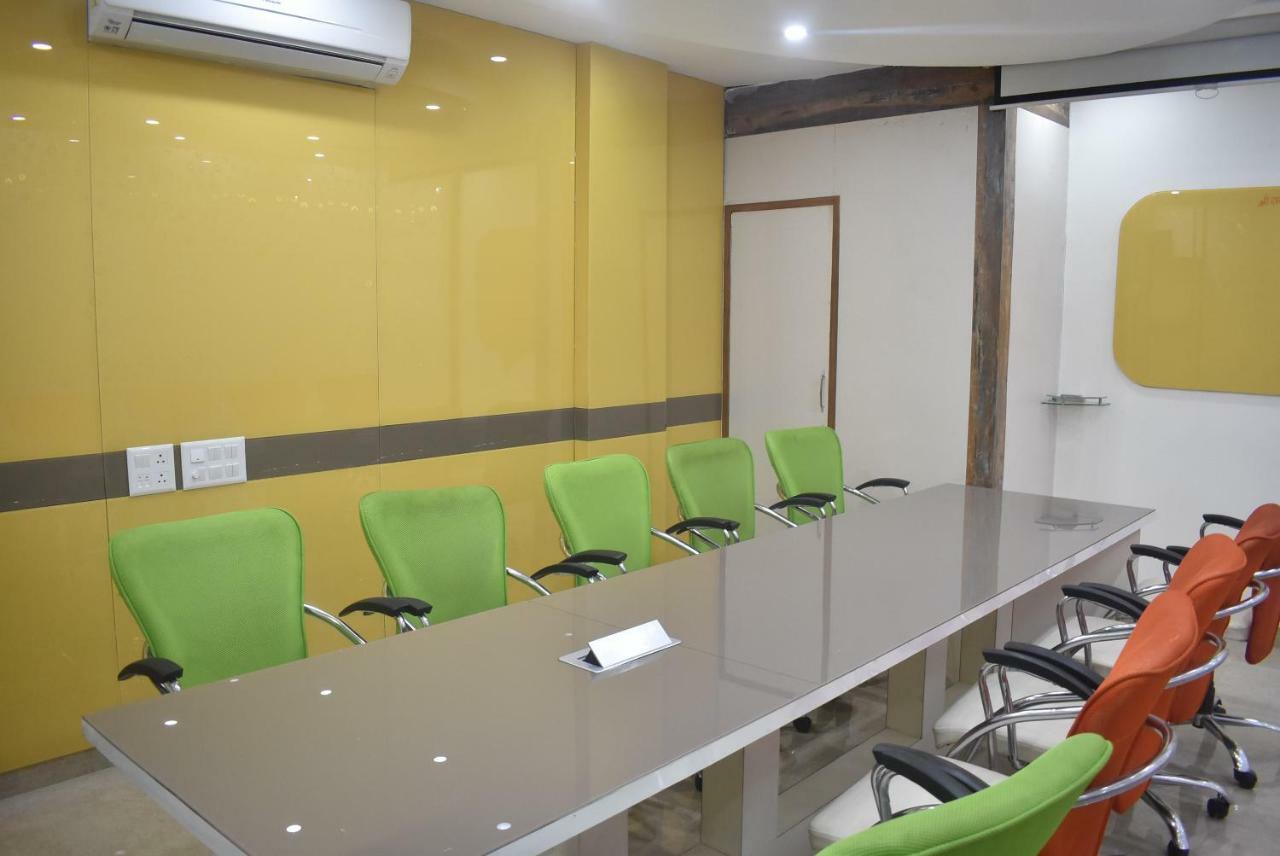 Hotel S.R. Residency Zirakpur Exteriér fotografie