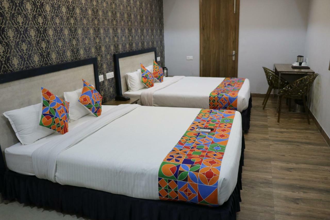 Hotel S.R. Residency Zirakpur Exteriér fotografie