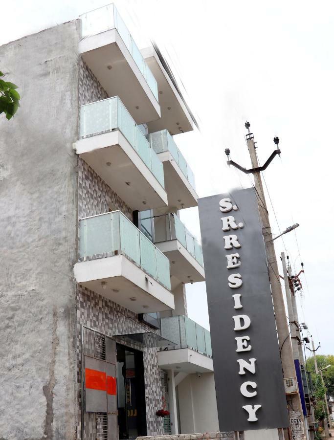 Hotel S.R. Residency Zirakpur Exteriér fotografie