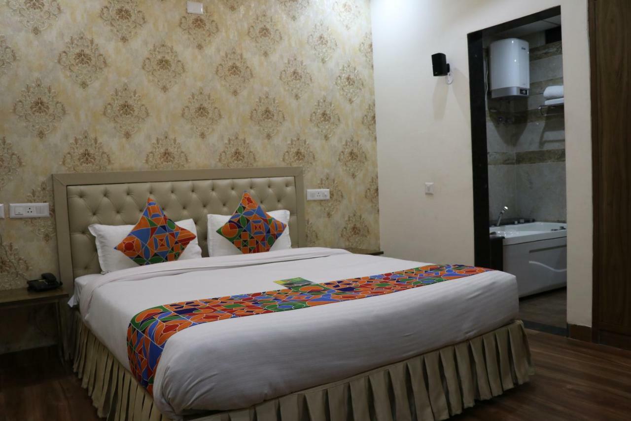 Hotel S.R. Residency Zirakpur Exteriér fotografie
