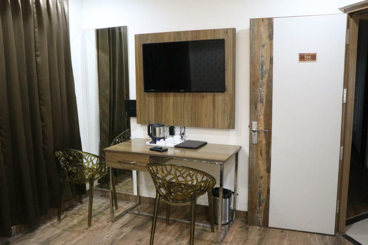 Hotel S.R. Residency Zirakpur Exteriér fotografie